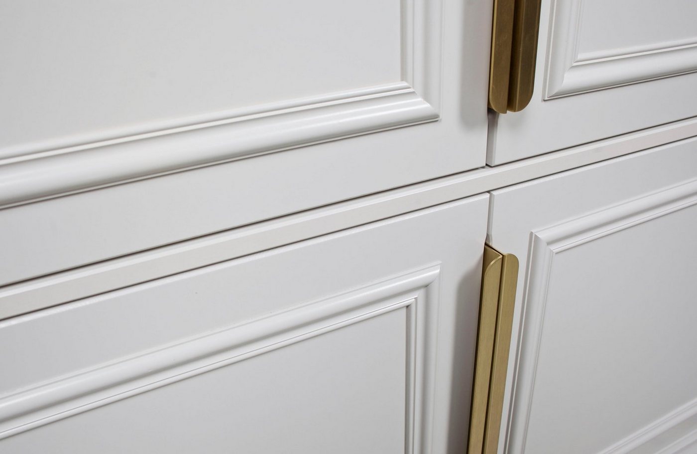WOOOD Garderobenschrank Organize FSC®-Kiefernholz mit Zierleisten-Türen und Metallgriffen H 215 x B 110 x T 62 cm, Wandbefestigung empfohlen, pfleigleicht Bild 4