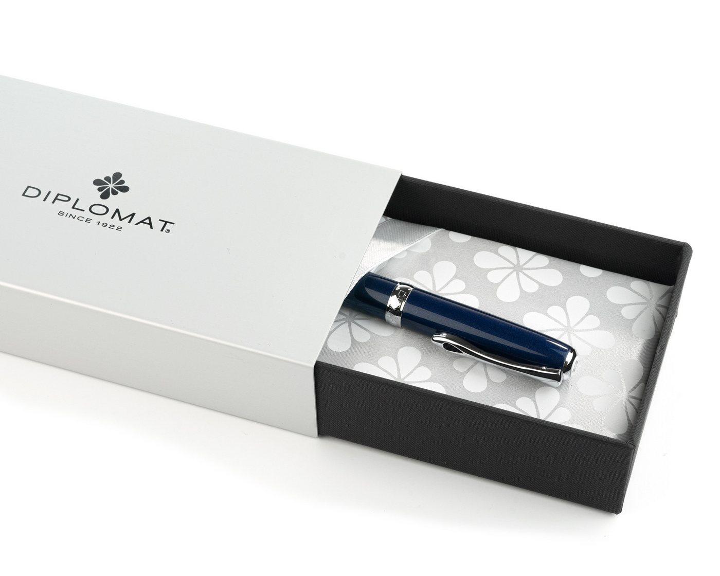 DIPLOMAT Füllhalter Excellence A2 Midnight Blue Chrom mit Schreibtinte, (Spar-Set mit Tintenkonverter und Schreibtinte Königsblau von Octopus Fluids), MADE IN GERMANY Bild 4