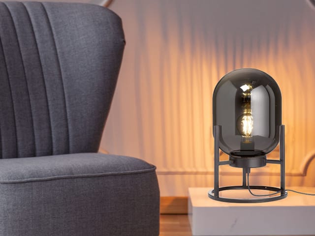 Tischlampe REGI Industrial mit Glaskugel Rauchglas, Höhe 34cm