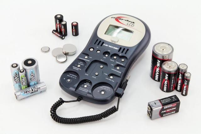 Batterietester Energy Check lcd - Anzeige für Kapazität, Energiegehalt - Ansmann
