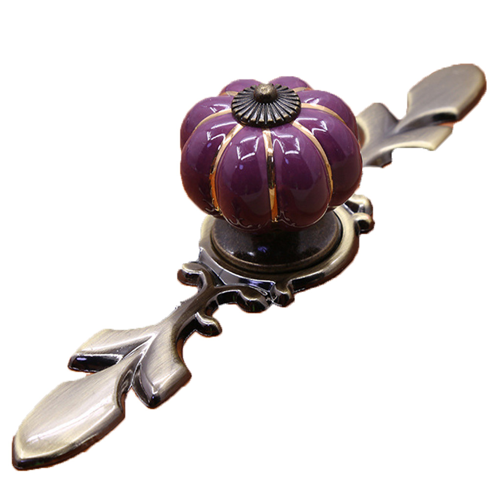 Kürbisförmiger Keramik-schrankgriff, Schubladengriff, Möbelknopf (violett)