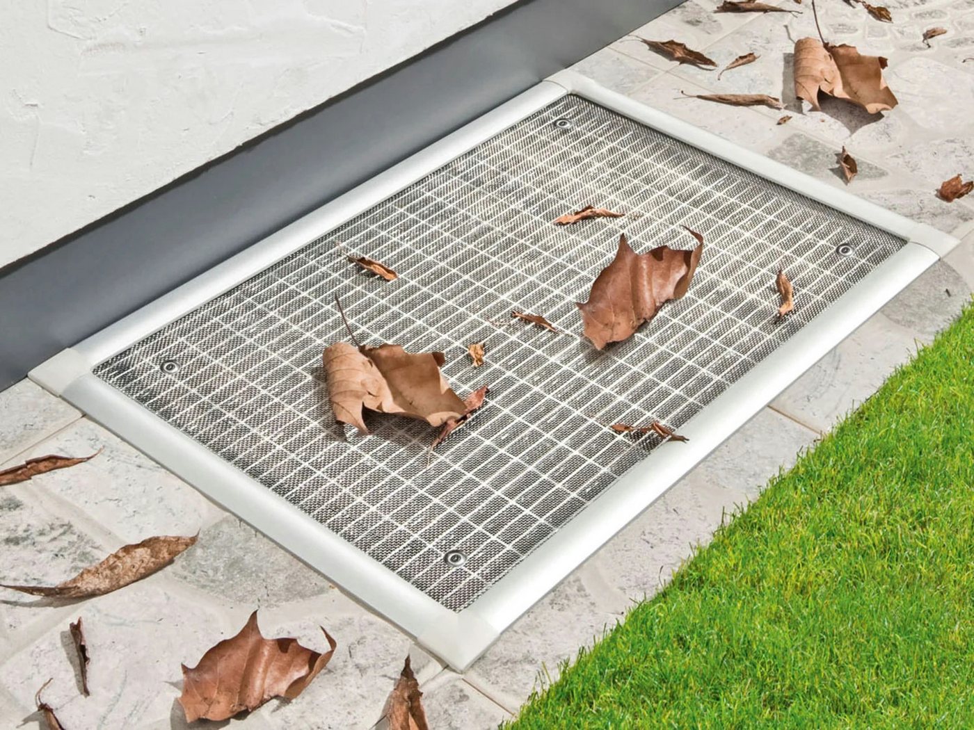 LIVARNO Lichtschachtabdeckung Livarno Home Lichtschachtabdeckung Alu, (Komplettbausatz, 1-St., Lichtschachtabdeckung), teleskopierbar 67-115 x 36-50 cm Bild 3