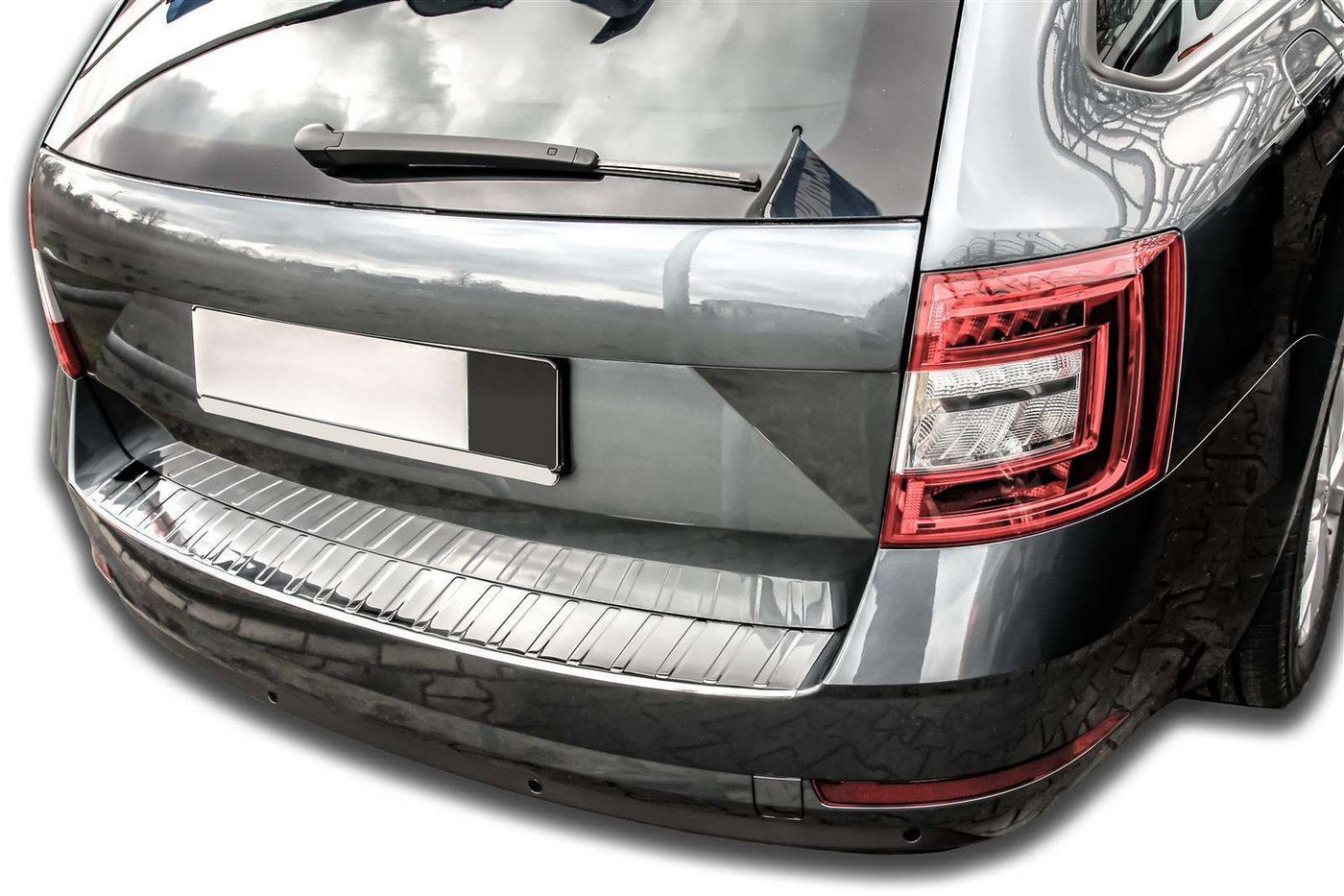 RECAMBO Ladekantenschutz für SKODA Octavia 3 Kombi FACELIFT 2017-2020 Stoßstangenschutz, V2A rostfrei, Exklusive Optik, praktischer Schutz & perfekte Passform Bild 3