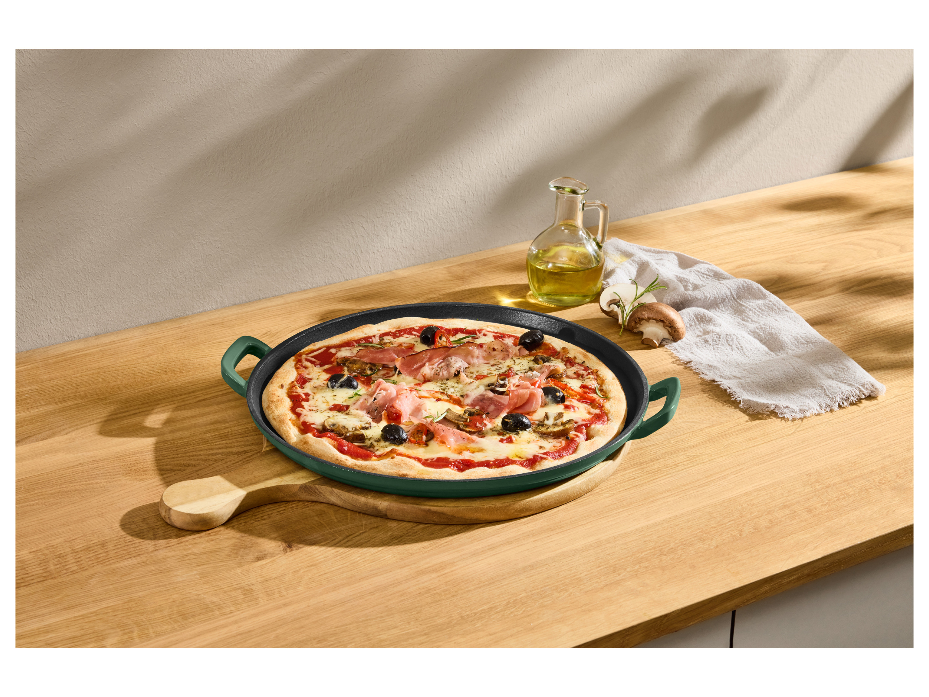 SILVERCREST® Premium-Gusseisenpizzaplatte Ø 31 cm Premium-Gusseisengrillplatte L 36,0 x B 26,0 cm (Pizzaplatte/grün) Bild 2