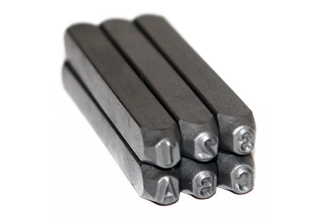 Dema - 36 teiliges Komplettset - Schlagzahlen und Schlagbuchstaben 4 mm
