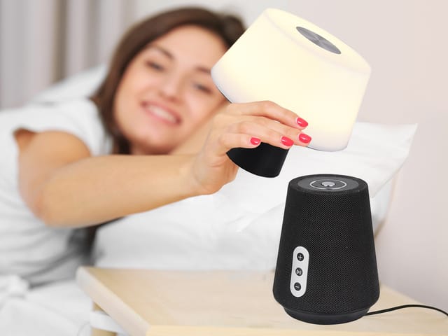 Meinewunschleuchte - led Tischleuchte linde mit Lautsprecher – mobile Akku Lampe, Höhe 28cm