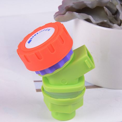 Kunststoff-trinkwasserhahn, Druckknopf-auslauf Für Gärflaschen, Am Auto Montierter Quadratischer Polycarbonat-eimer, Polyethylen-wassereimer Mit Flachem Boden, Wasserventil.