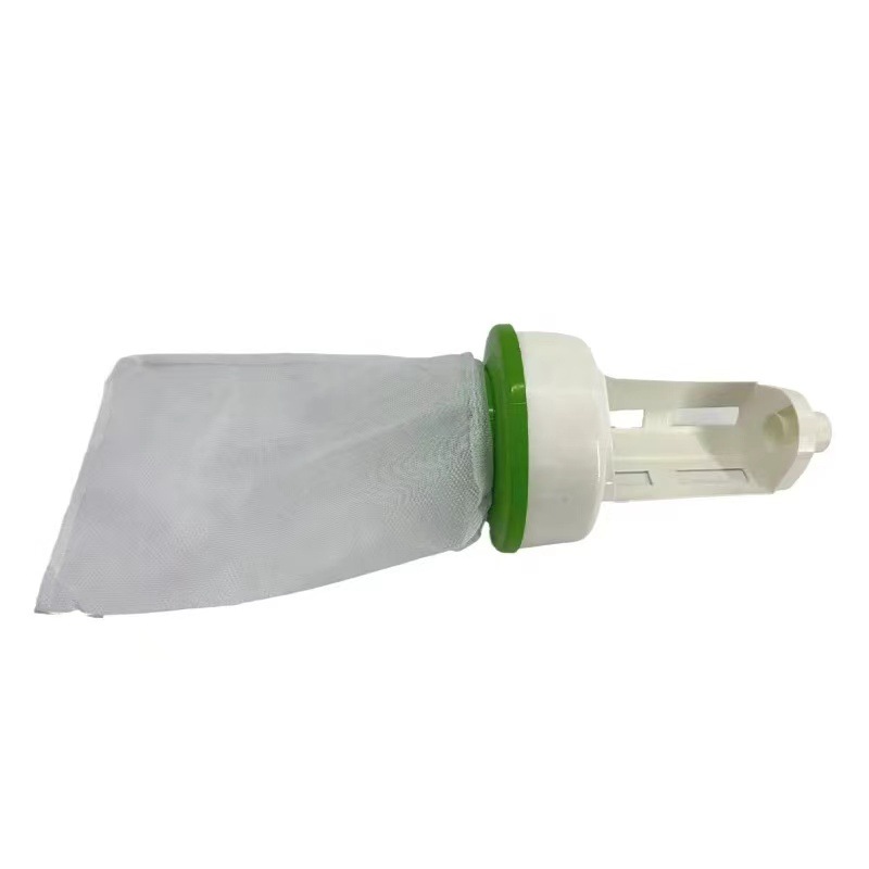 Le Kit B001 Comprend Un Tuyau De Raccordement Pour Sac Poubelle En Plastique Et Un Adaptateur Pour Les Collecteurs De Déchets Flottants Utilisés Dans Les Piscines Hors Sol.