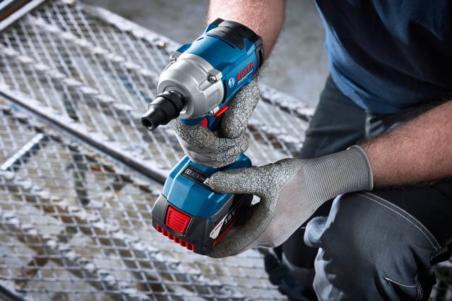 Bosch - Akku-Drehschlagschrauber gds 18V-350 ohne Akku und Ladegerät im Karton