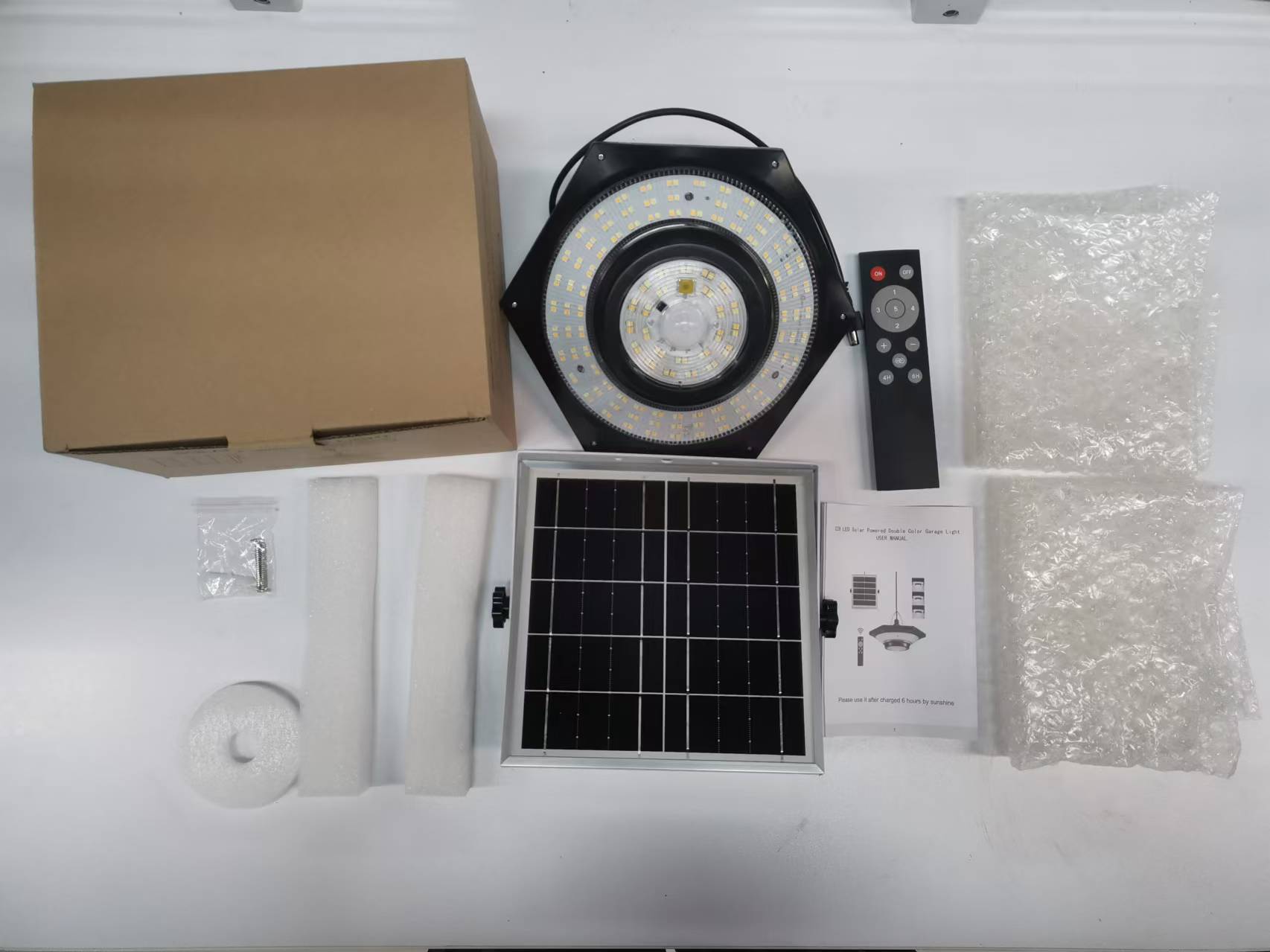 Neoglint 228 Led Solar-hängeleuchte Mit Pir-bewegungsmelder, Wasserdicht, Für Garage, Garten Oder Terrasse, 4/6-stunden-timer Und Fernbedienung.