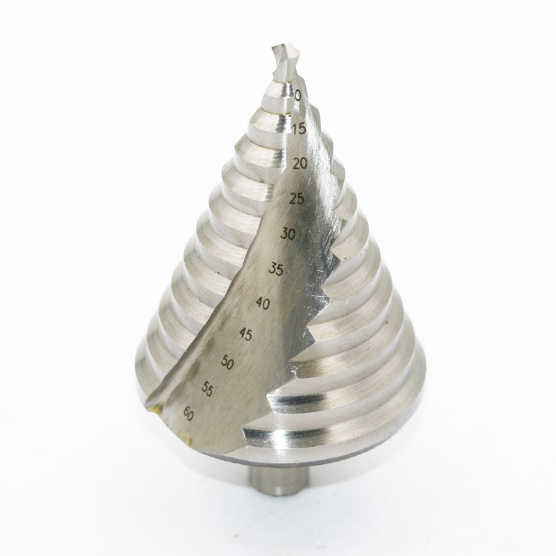 Ein Stufenbohrer Aus Schnellarbeitsstahl (6-60 Mm) Für Spiralförmiges Kegelfräsen (12 Stufen).