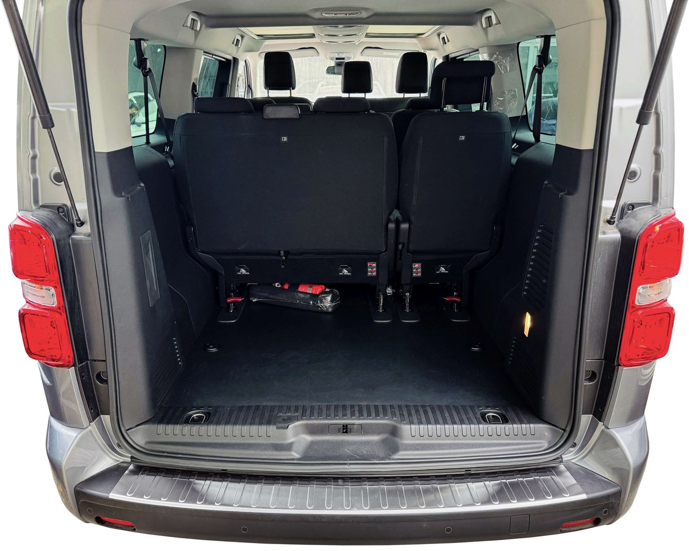 RECAMBO Ladekantenschutz für Toyota ProAce, BJ ab 2016> Stoßstangenschutz, V2A rostfrei, Exklusive Optik, praktischer Schutz & perfekte Passform
