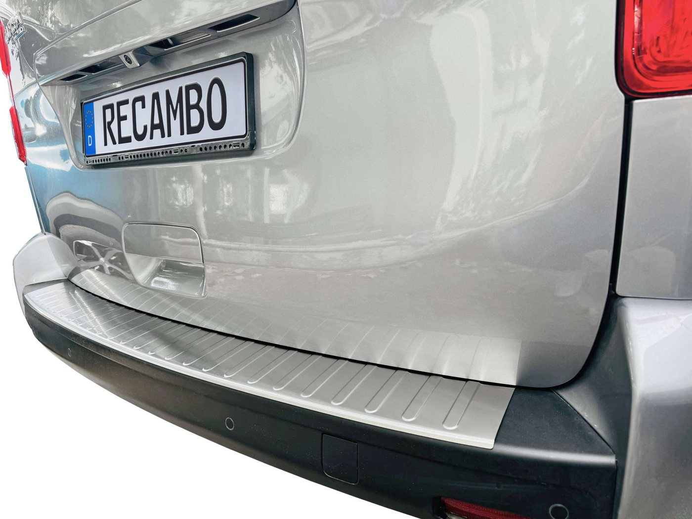 RECAMBO Ladekantenschutz für Toyota ProAce, BJ ab 2016> Stoßstangenschutz, V2A rostfrei, Exklusive Optik, praktischer Schutz & perfekte Passform Bild 2