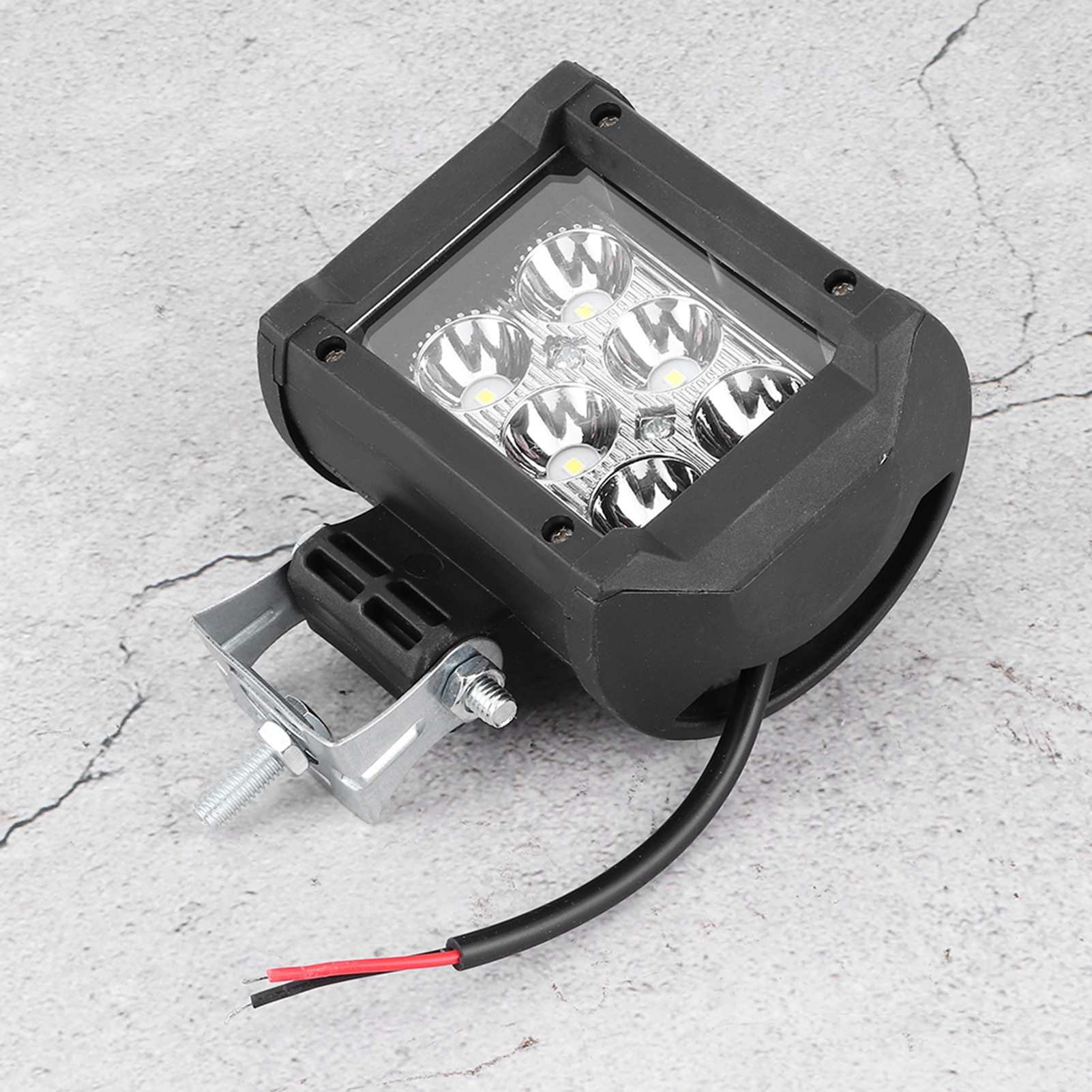 4-zoll-arbeitsleuchte Mit 18 W Und 6 Leds Für Autos, Motorräder Und Geländefahrzeuge.