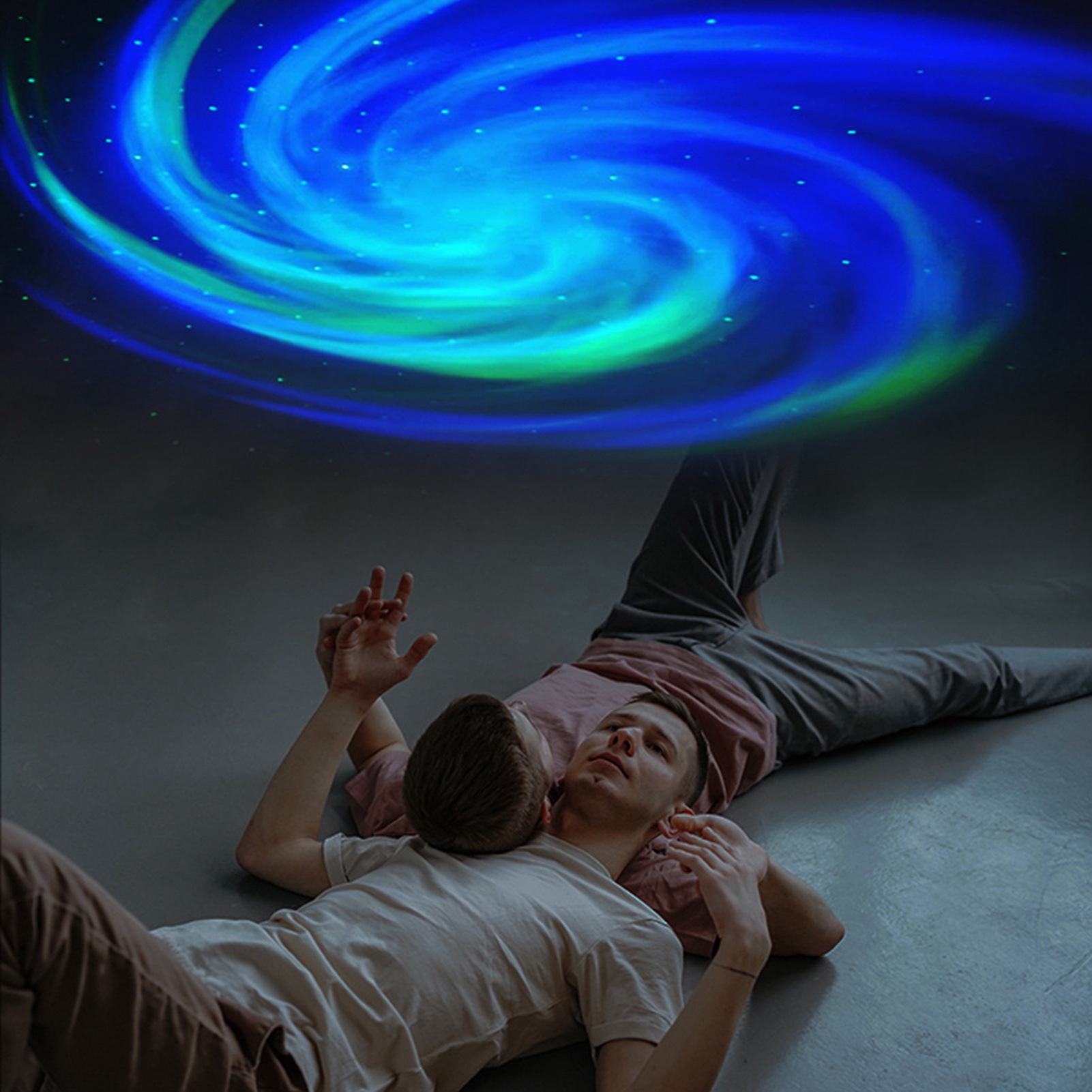 Kreative Bluetooth-nachttischlampe Im Raumkapsel-design Mit Galaktischem Sternenhimmel Und Astronauten-scheinwerfer. Stimmungsleuchte Für Den Tisch.
