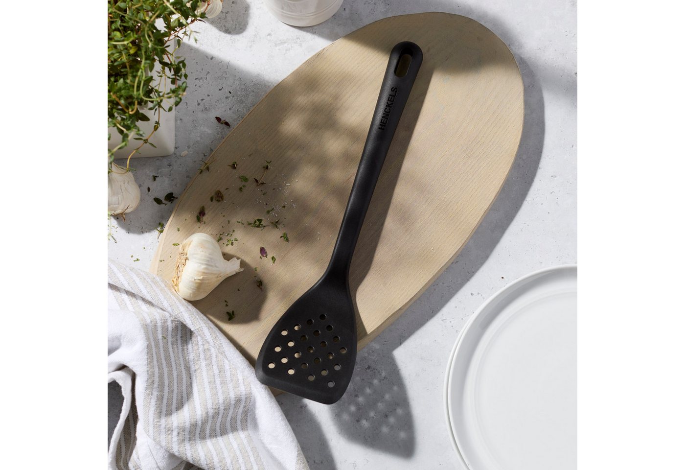 HENCKELS by ZWILLING Pfannenwender Silicone Onyx, Hitzebeständig, Aufhänge-Öse, Silikon