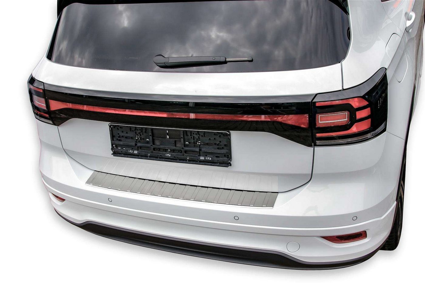 RECAMBO Ladekantenschutz für VW T-Cross, BJ ab 2018> Stoßstangenschutz, V2A rostfrei, Exklusive Optik, praktischer Schutz & perfekte Passform Bild 3