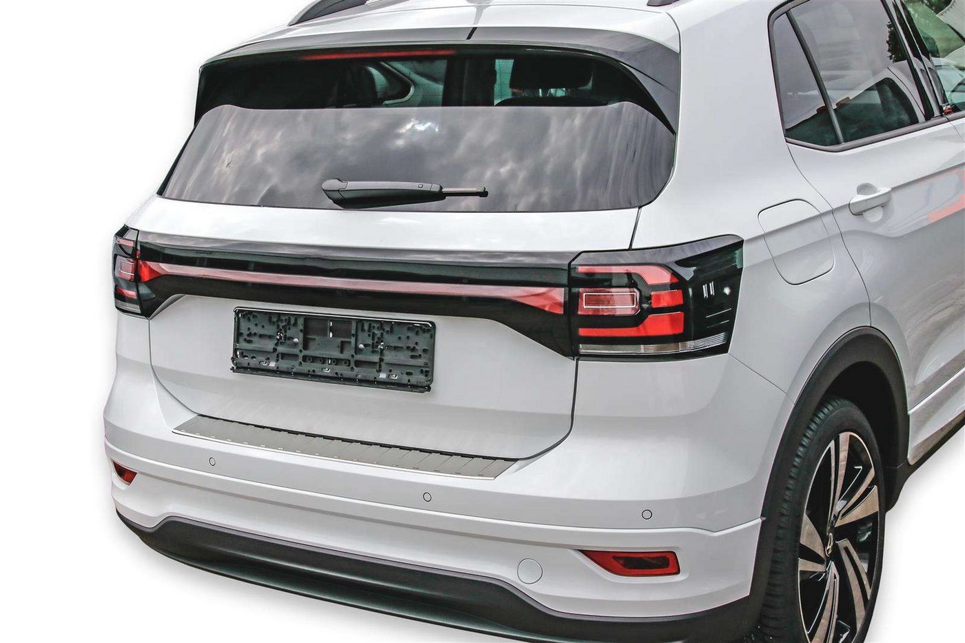 RECAMBO Ladekantenschutz für VW T-Cross, BJ ab 2018> Stoßstangenschutz, V2A rostfrei, Exklusive Optik, praktischer Schutz & perfekte Passform Bild 4