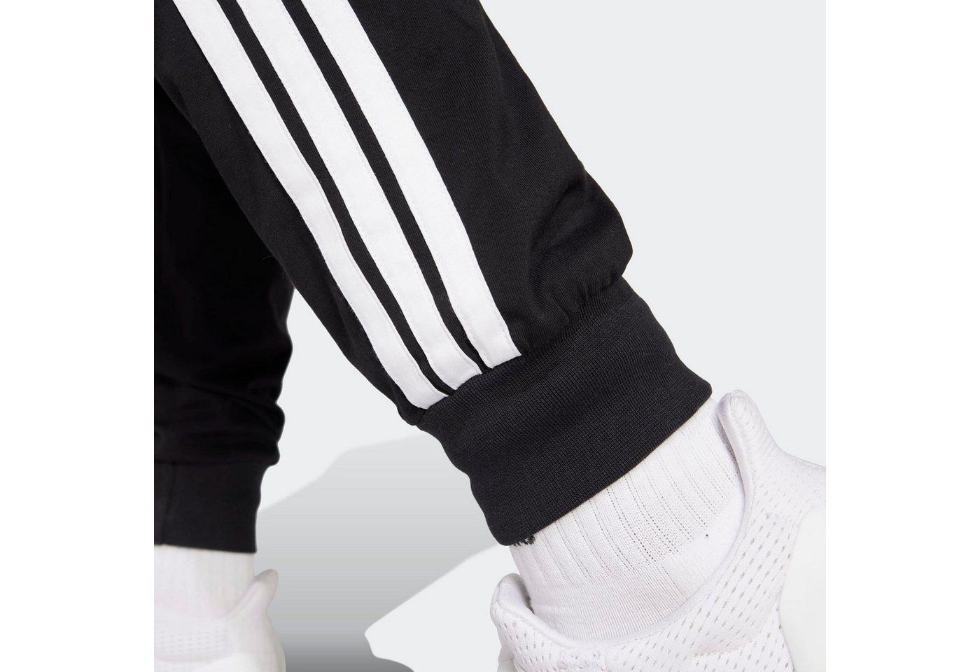 adidas Sportswear Sporthose W 3S SJ JOGGER aus Baumwolle und Elasthan, mit Kordelverschluss Bild 2