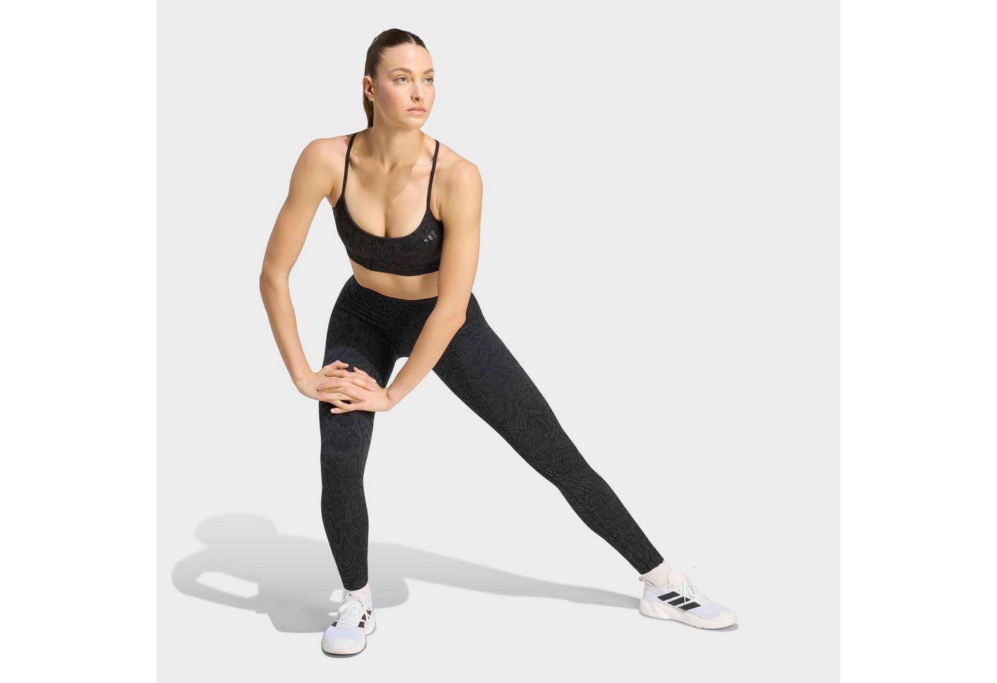 adidas Performance Trainingstights WORKOUT ESSENTIALS LEGGINGS, KOMPLETTE LÄNGE, KNIT SNAKE mit nahtloser Konstruktion, aus Stretch-Material, Full-Length-Schnitt