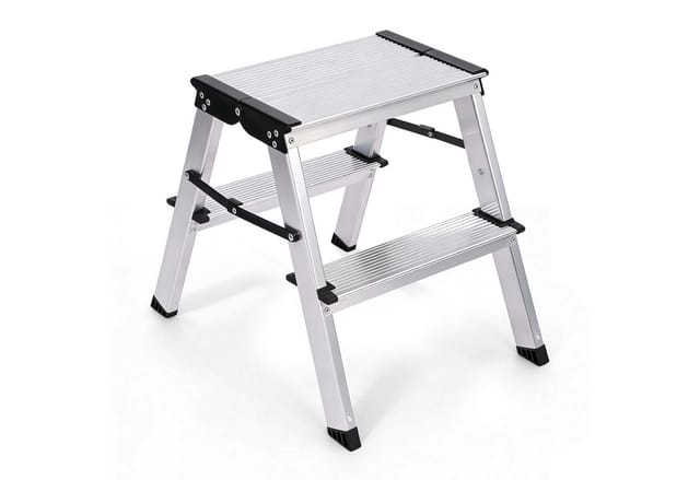 Sekey 2-stufige Aluminium-Trittleiter – leicht, stabil und platzsparend klappbar, ideal für Haushalt und Küche