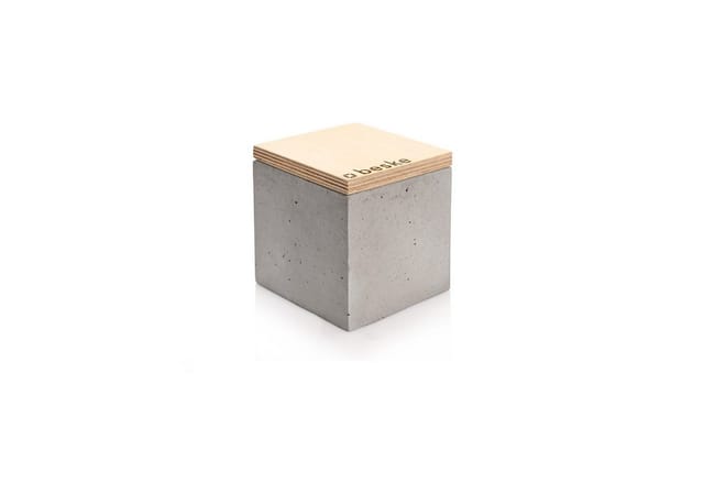 Betonfeuer® Pico 10x10x10cm Tischfeuer Garten-Fackel Outdoor-Kerze mit Dauerdocht inkl. Löschbrett
