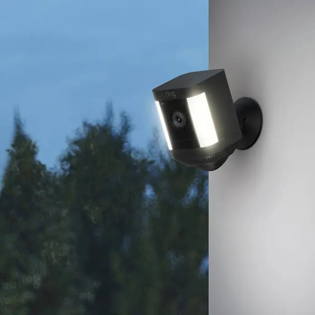 Ring - Spotlight Cam Plus - Battery - Black 8SB1S2-BEU0 wlan ip Überwachungskamera 1920 x 1080 Pixel
