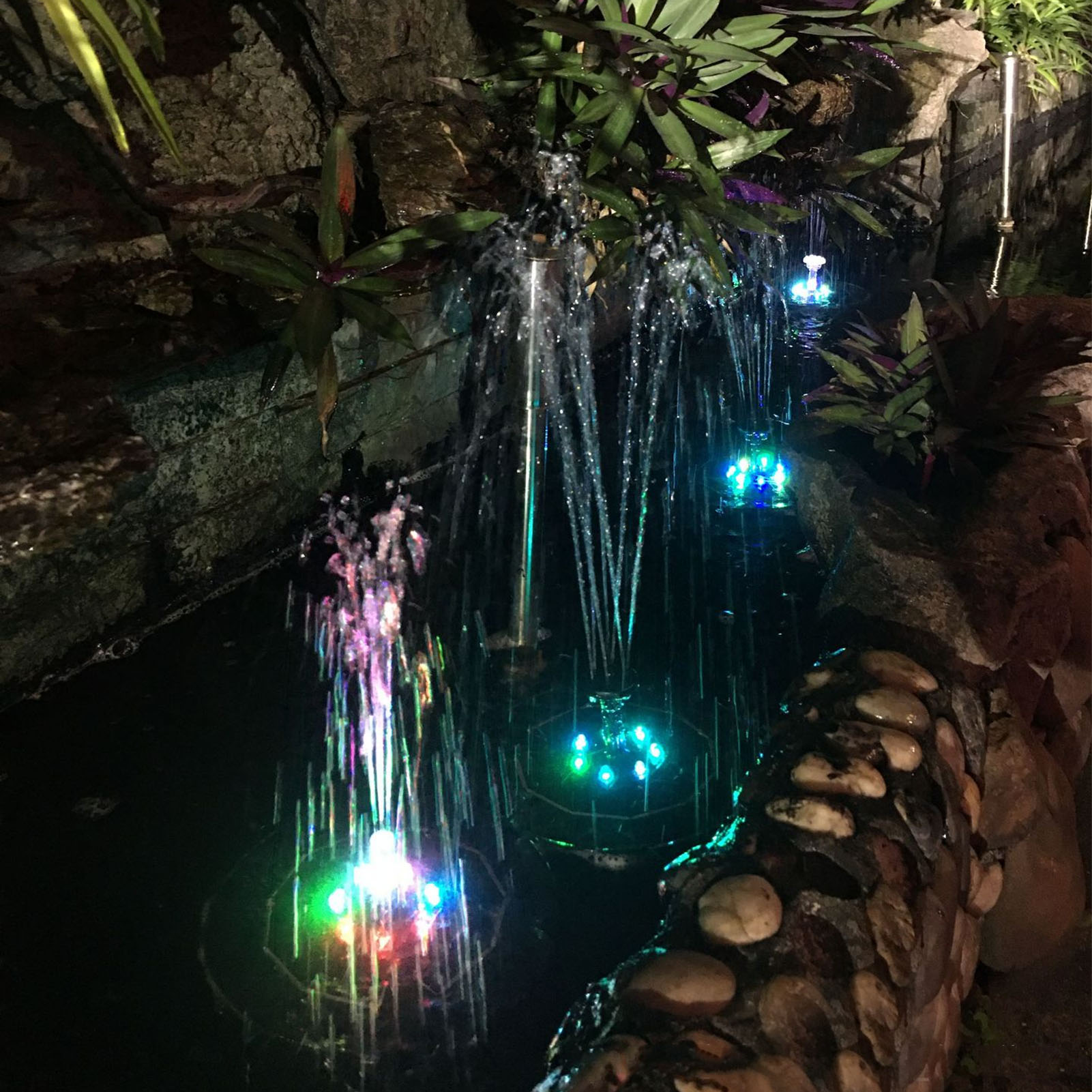 3,5-w-led-solarbrunnen Mit Sieben Farben, Vogeltränke, Teich- Und Gartenbeleuchtung, Schwarze Düse