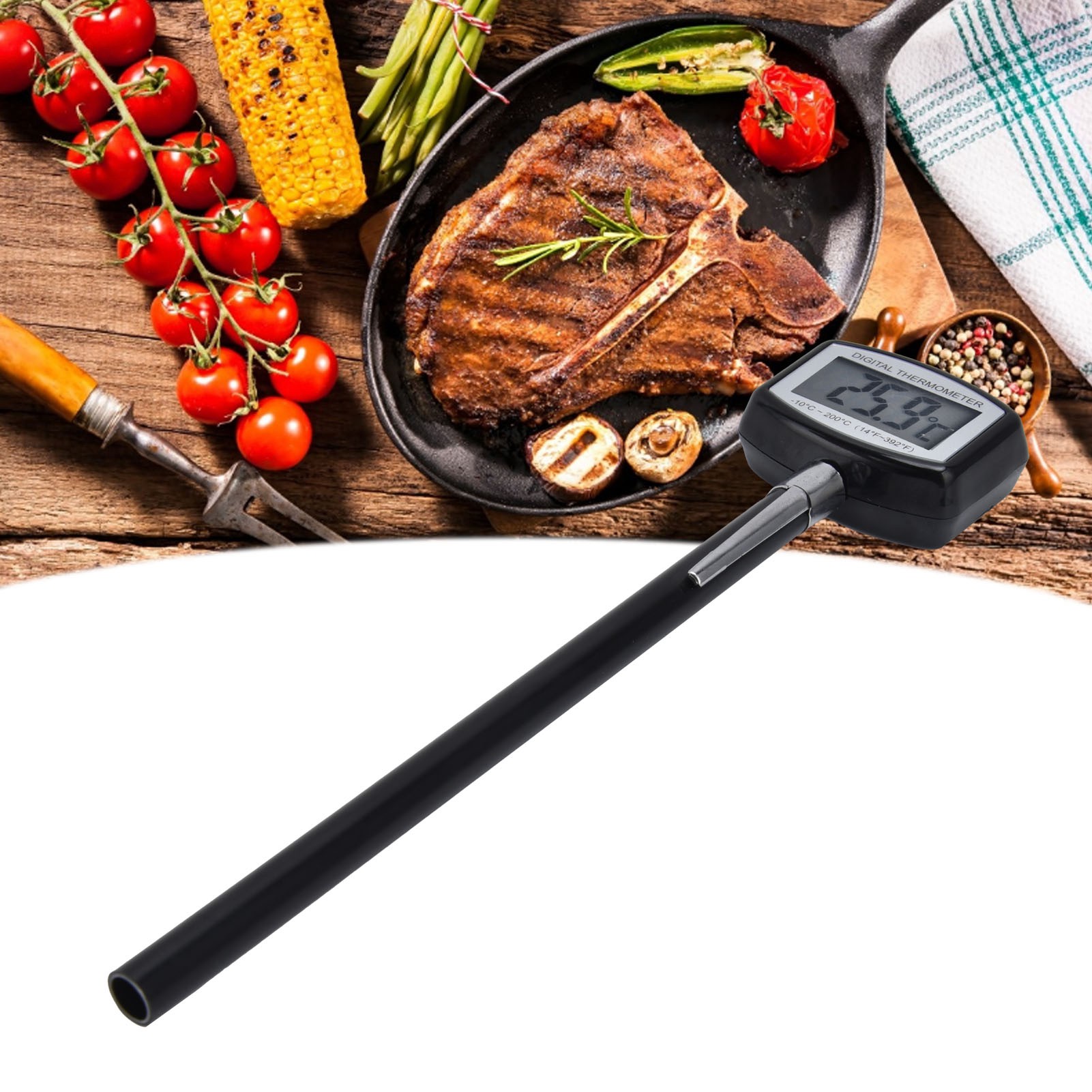 Großflächiges, Direkt Ans Stromnetz Angeschlossenes Thermometer Zur Schnellen Temperaturmessung Beim Kochen, Backen Und Der Fleischverarbeitung.