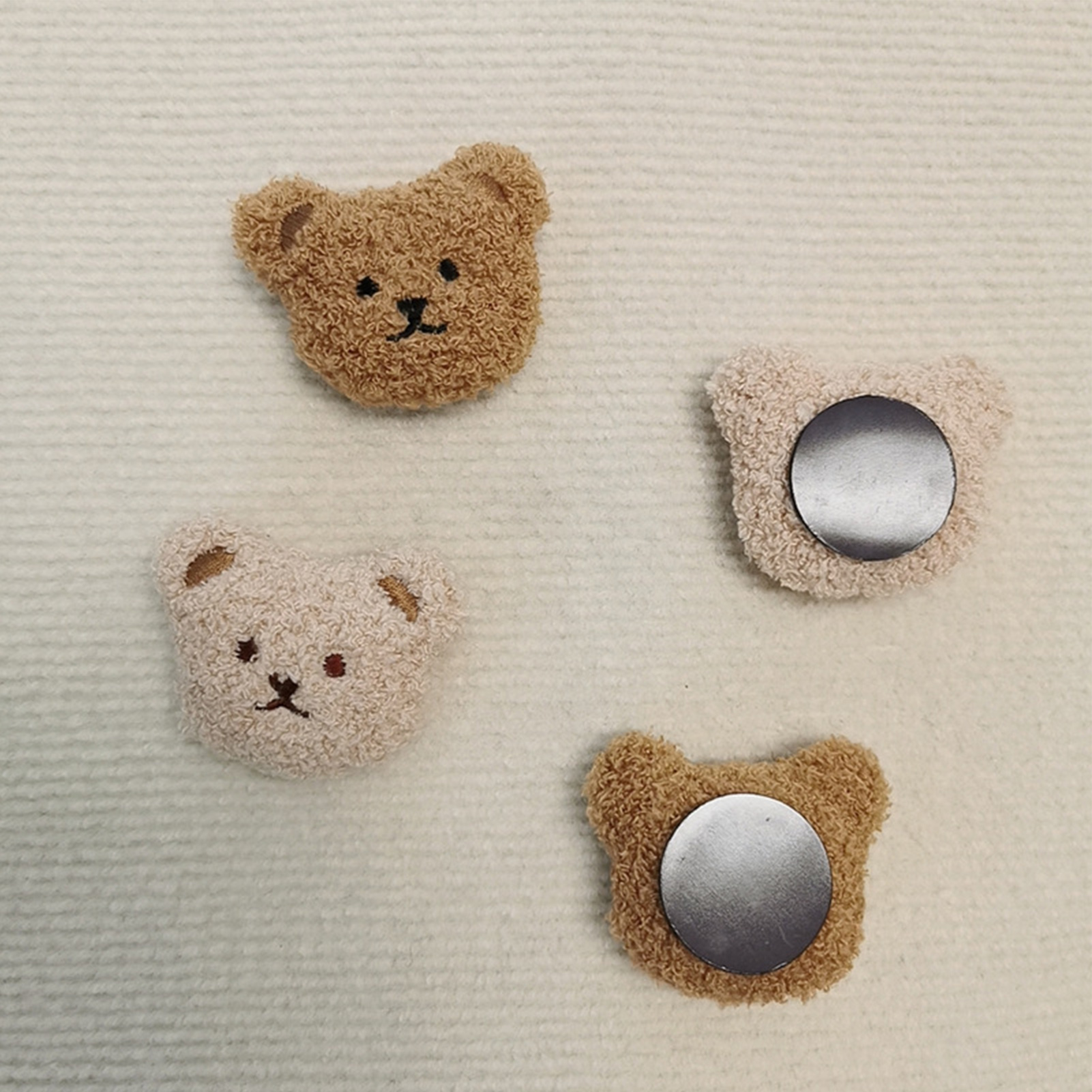 Kühlschrankmagnet Mit 3d-stickerei Eines Teddybären Im Koreanischen Stil, Aus Weichem Gummi, Dekorativ Und Magnetisch.