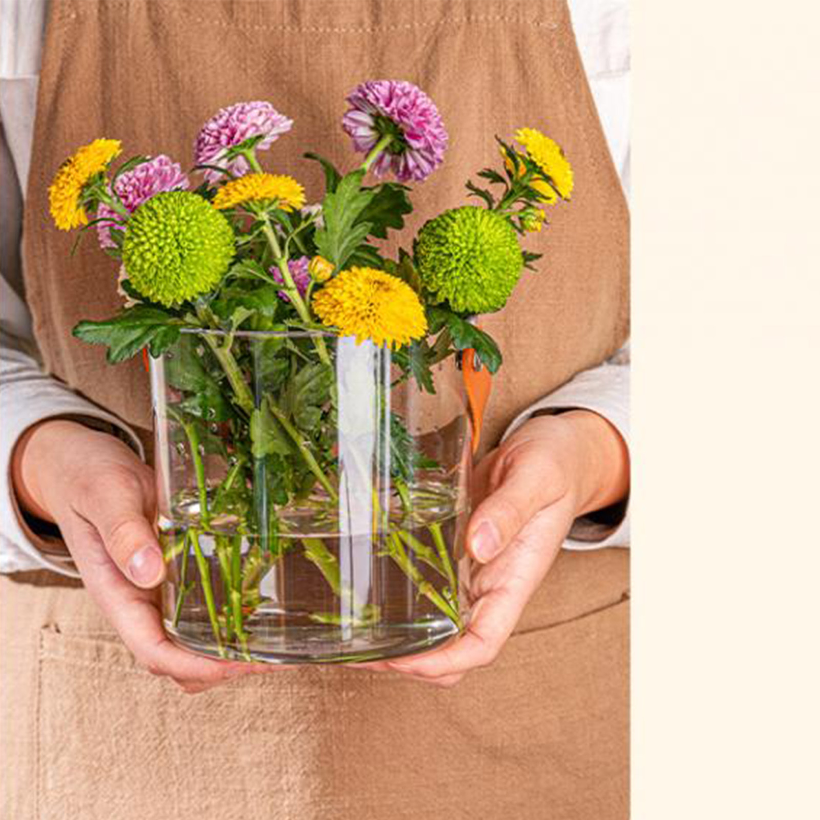 Hochwertige, Transparente Eisbehälter Für Den Heimgebrauch, Darunter Champagnerkühler, Eisbehälter Und Transparente Blumenbehälter Für Aquarien Und Obstkörbe.