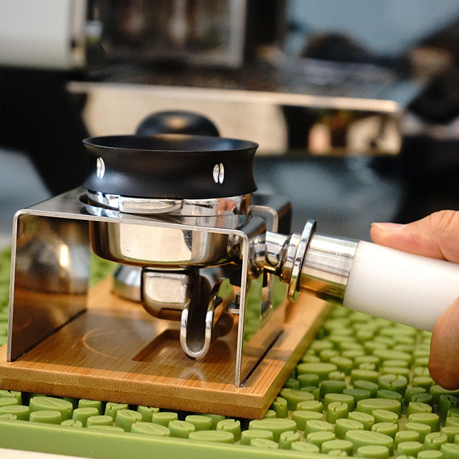 Schwarzer Kaffeepulverring, Diebstahlsicherer Magnetgriff Mit Pulverringbefestigung, 58 Mm