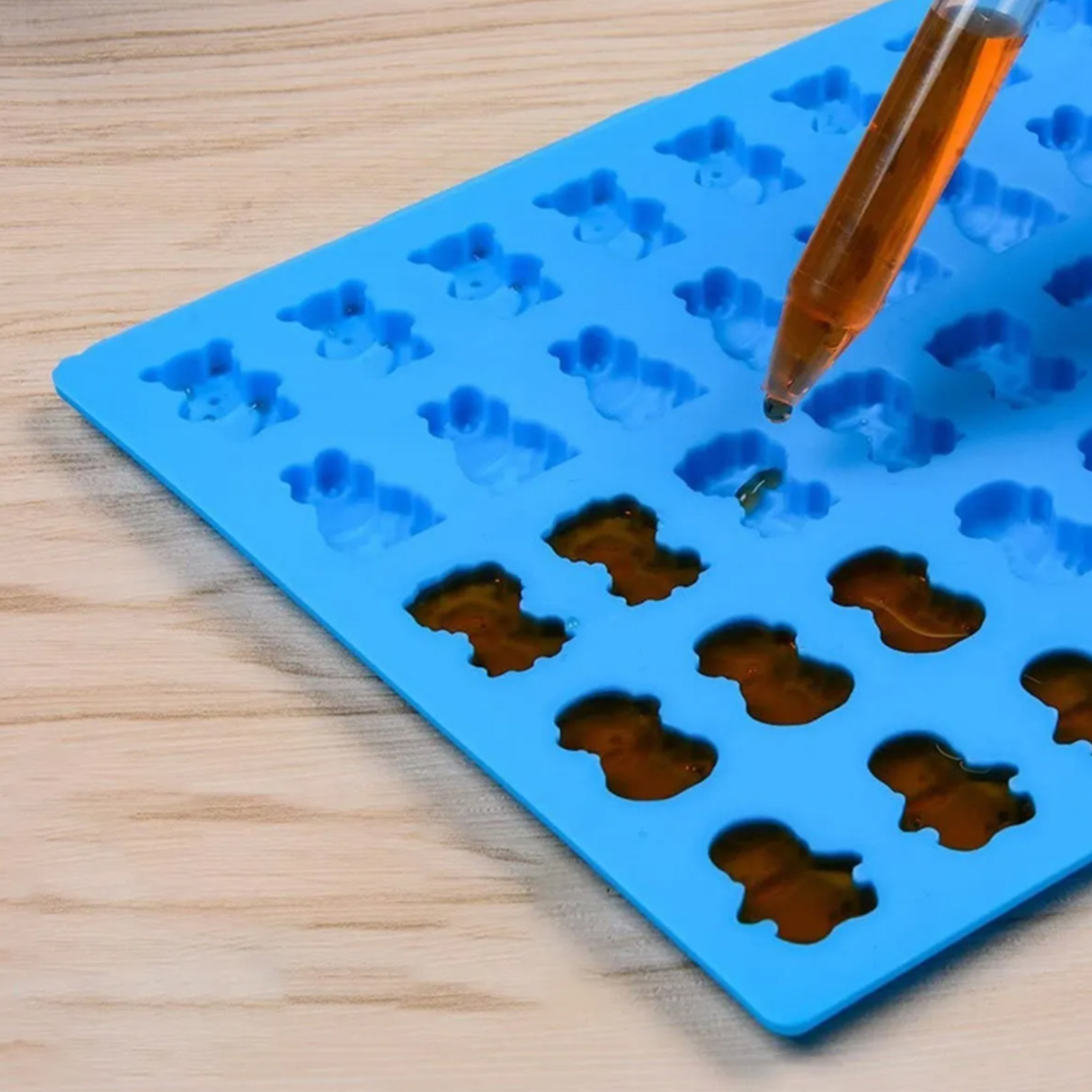 Eine Form + Eine Pipette, Ein Einsatz Aus Einer Dinosaurierförmigen Silikon-kuchenform (48 Teile), Ein Kerzenhalter, Eine Fondantform, Eine Epoxid-keksform, Eine Blaue Dinosaurierform (48 Teile).