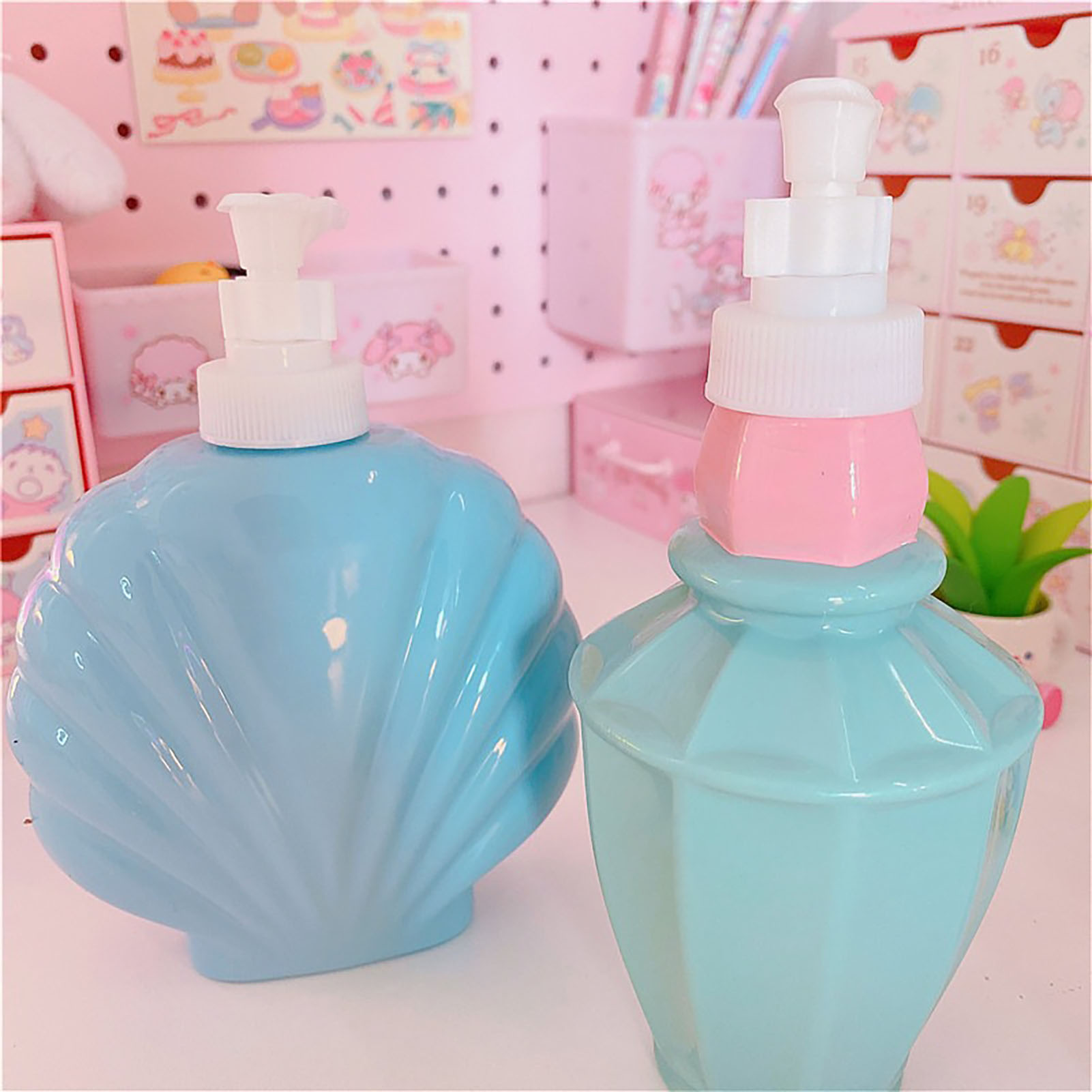 Das Set Beinhaltet Die Gleiche Swimmer-duschgelflasche Wie Die Xiaozhai-flasche, Eine Kosmetikflasche Für Damen, Einen Swimmer-duschgel-dekanter Und Einen Parfümflakon. Einheitsgröße.