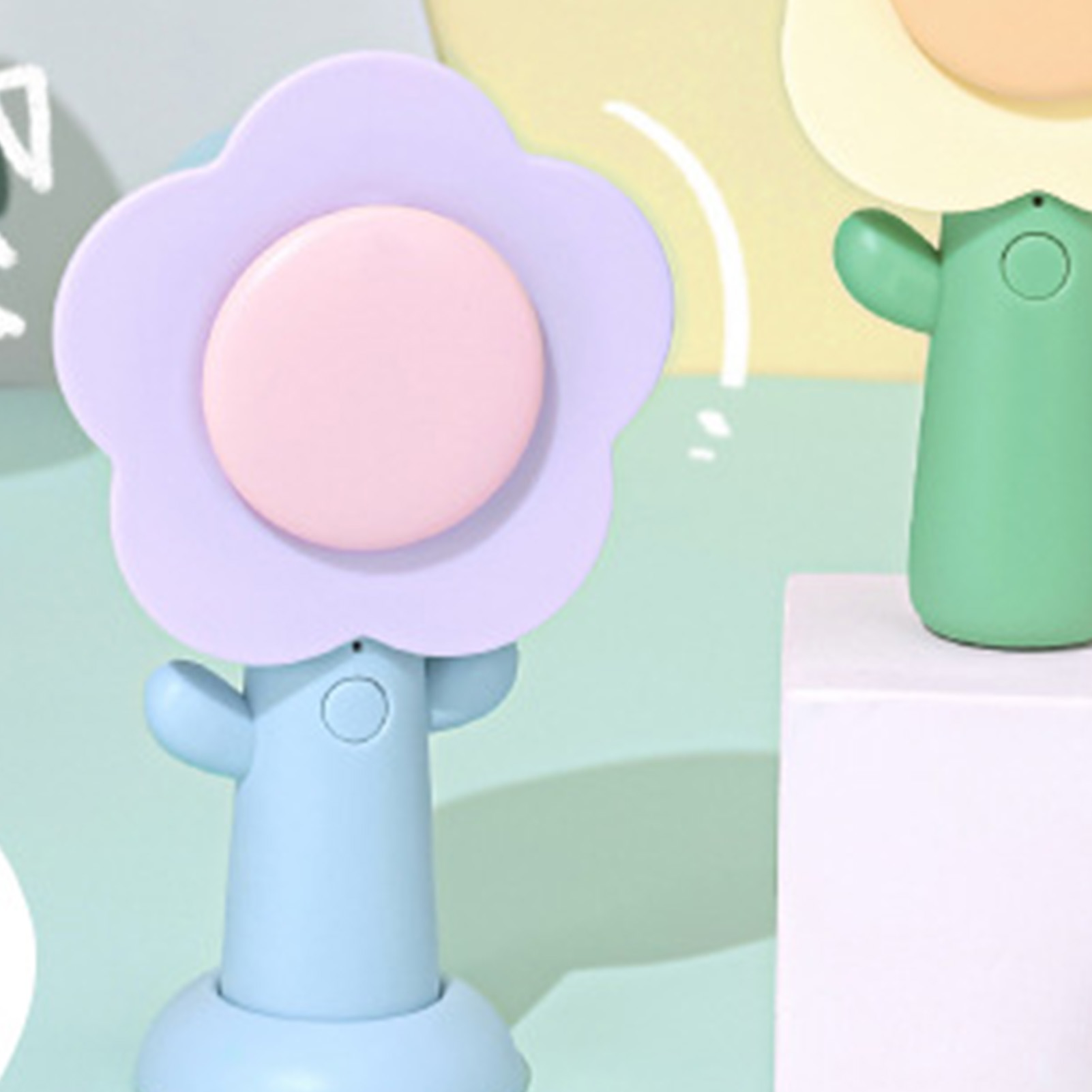 Ein Kreativer Mini-ventilator Mit Kleinen Blümchen, Usb-aufladbar, Handliche Tischgröße, Blau. Ein Originelles Und Praktisches Geschenk.