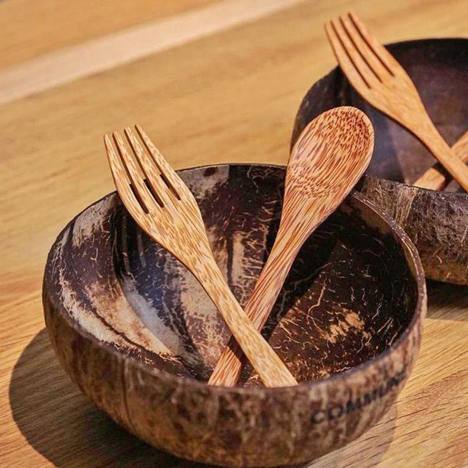 Holzgabel Aus Natürlichem Vietnamesischem Holz, Hochwertiges Fotorequisite Für Desserts Und Süßigkeiten.