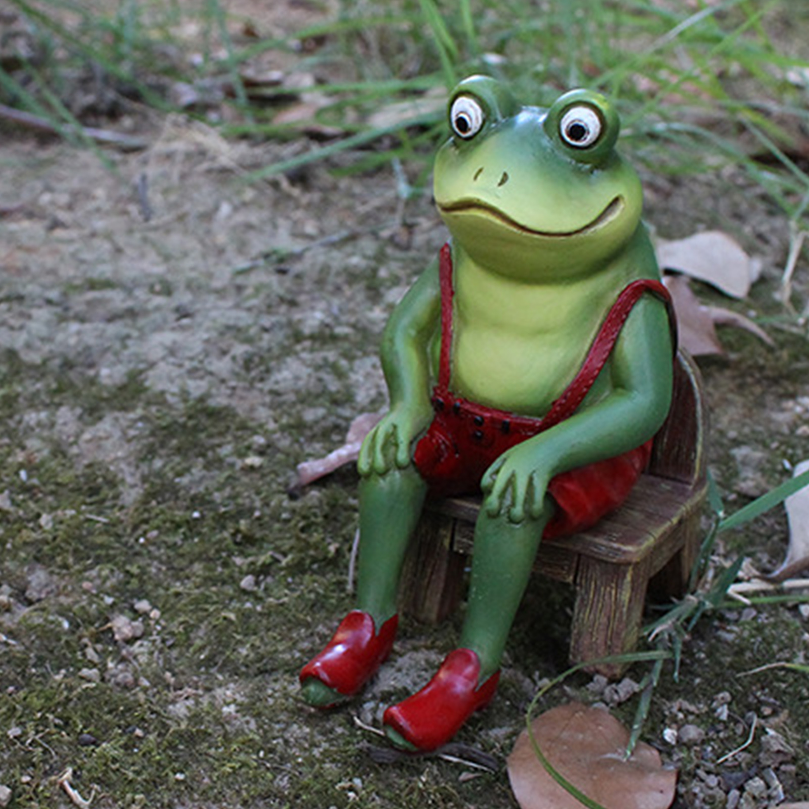 Neue Froschskulptur Aus Kunstharz, Kreativ Und Ideal Für Hofgärten Und Landschaftsgestaltung.