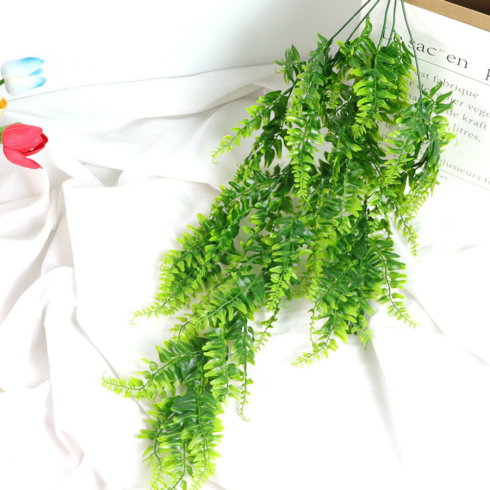 Set Aus 2 Künstlichen Hängepflanzen Aus Rattan Und Synthetischem Persergras Zur Befestigung An Der Wand.