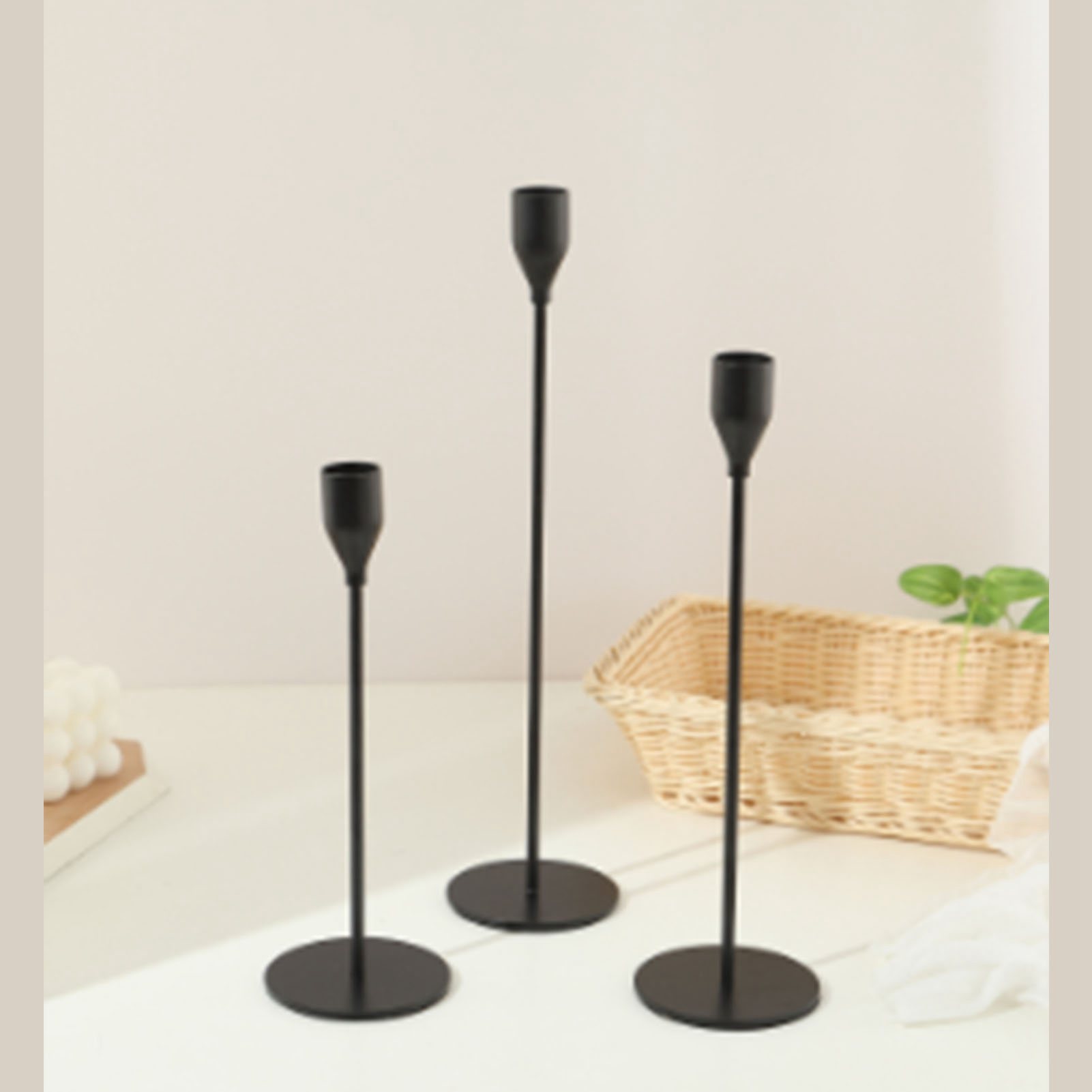 Set Aus 3 Kerzenständern, Schlichtes Design, Romantisches Licht Für Ein Abendessen Oder Eine Hochzeit, Schwarz.