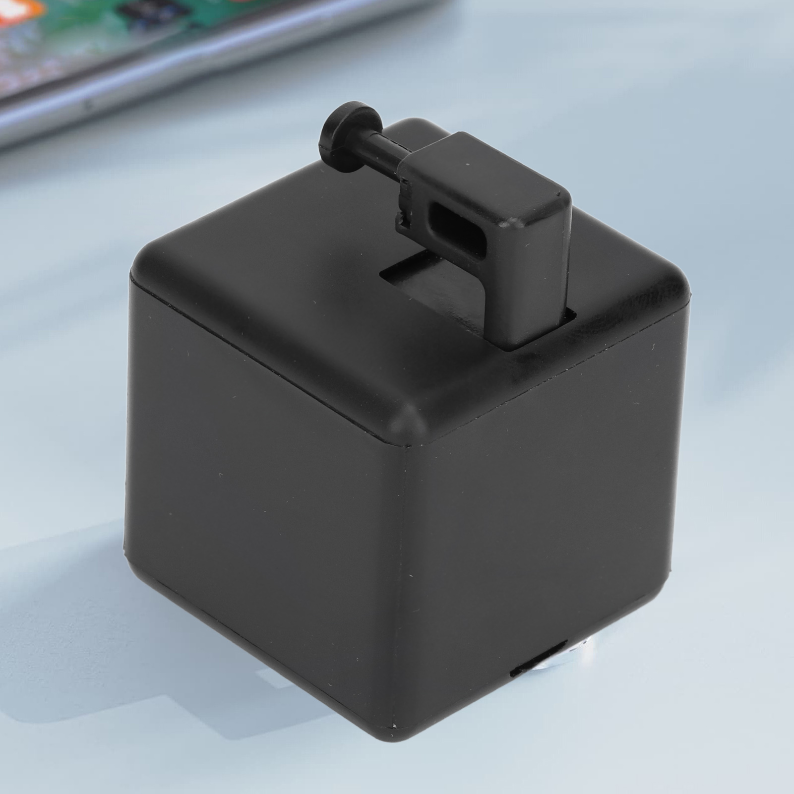 Der Graffiti Smart Switch Wird Über Eine Bluetooth-app Oder Einen Timer Gesteuert Und Ist Mit Alexa Und Google Home Kompatibel.