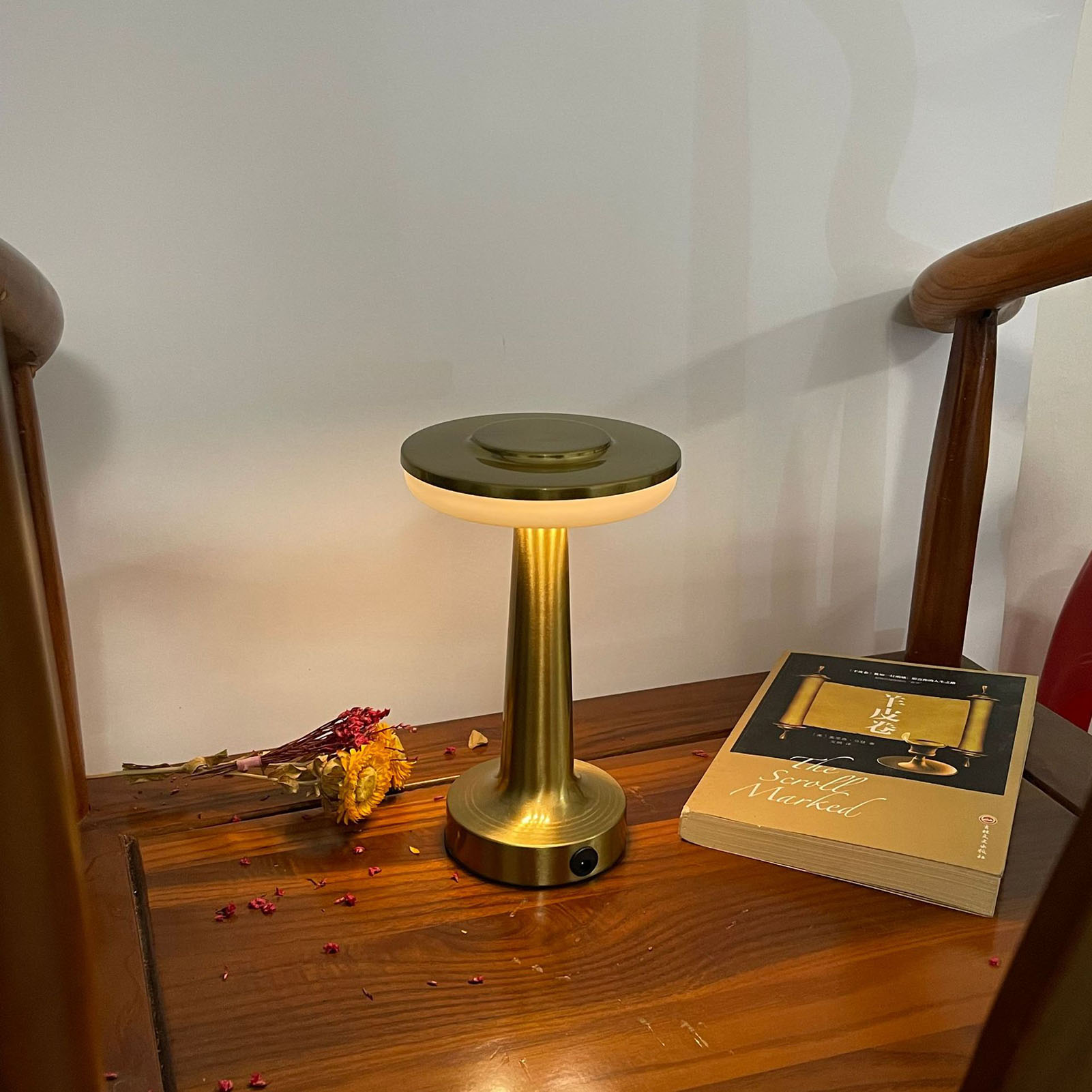 Retro-tischleuchte Aus Metall, Usb-aufladbare Touch-lampe, Kreative Nachttischlampe Für Bar/ktv/hotel/café, Metalltischleuchte, Größe 15, Drei Touch-farben – Wiederaufladbar