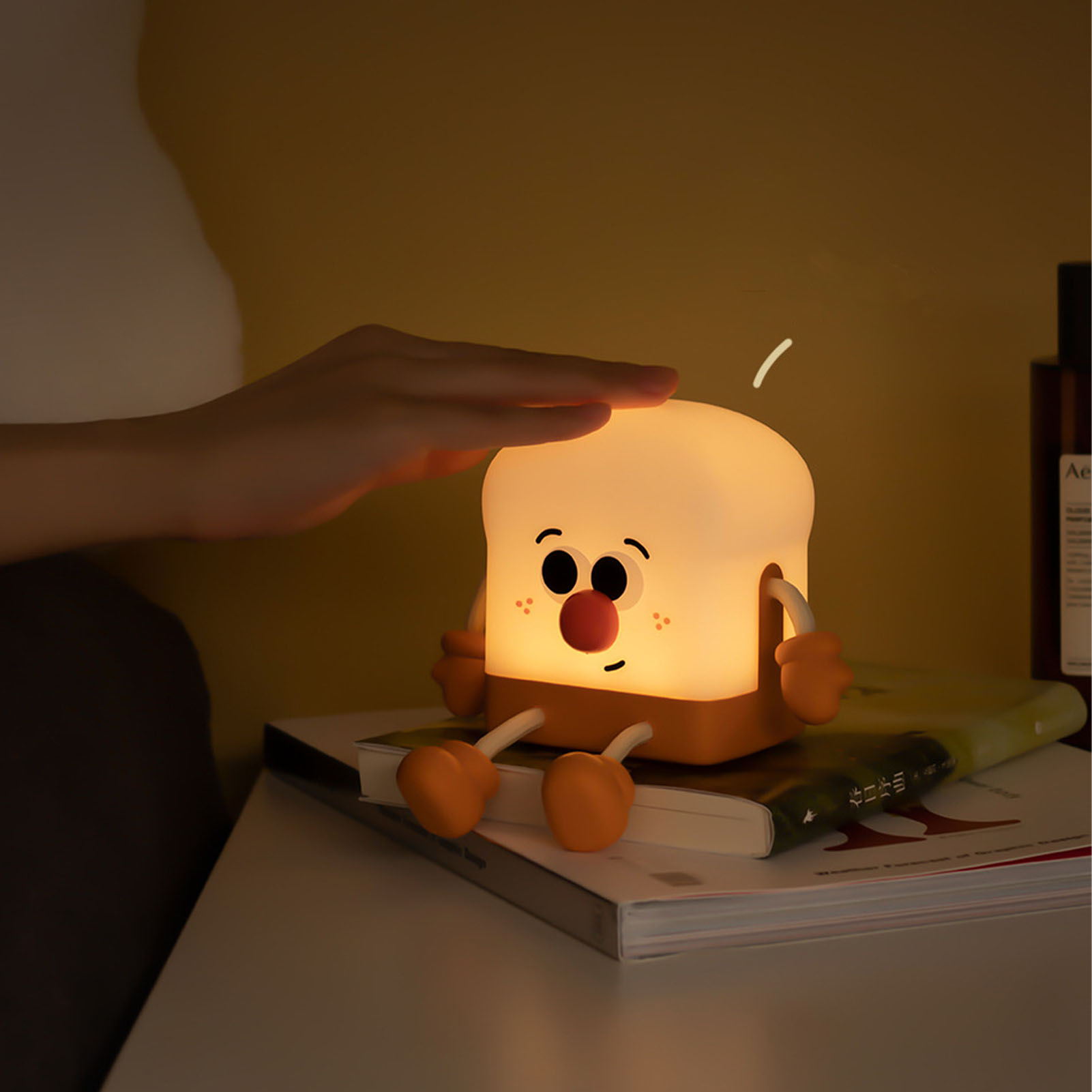 Wiederaufladbare Toast Boy Nachttischlampe Mit Handyhalterung, Cartoon-design, Ideal Fürs Schlafzimmer.
