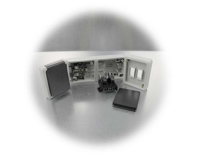 Feuchtraum Kombination vertikal Steckdose Schalter Serie TAFF Aufputz IP44 250V grau