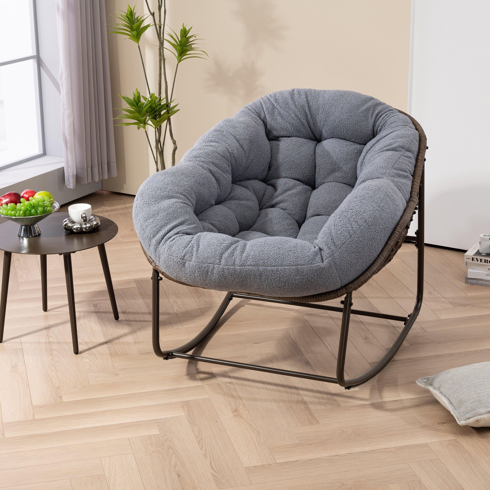 Grauer Rattan-schaukelstuhl Mit Kissen, Stahlgestell, 78 X 106 X 90 Cm