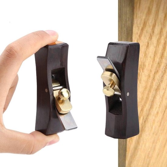 Mini-holzhobel, Handwerkzeug – Bogenhobel – Handholzbearbeitung – Oberflächenglättung – Handwerker-holzbearbeitungswerkzeug.