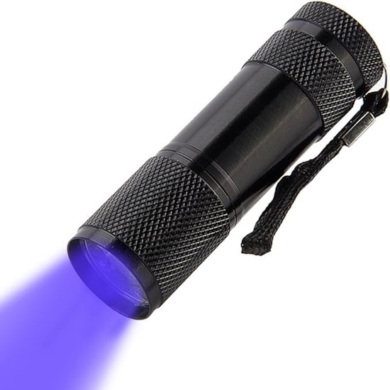 Handliche Uv-led-taschenlampe – Zur Erkennung Von Tierflecken/urin.