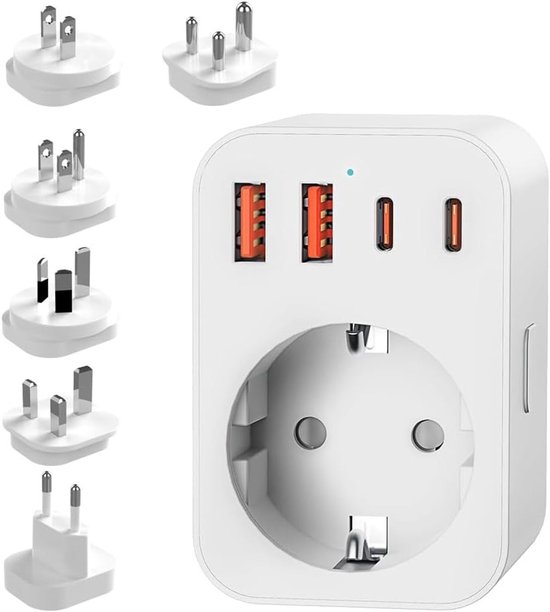 Dieses Internationale Reiseadapter-set Verfügt Über Zwei Usb-c-anschlüsse, Zwei Usb-a-anschlüsse Und Sechs Austauschbare Stecker Und Ist Somit Universell Kompatibel.
