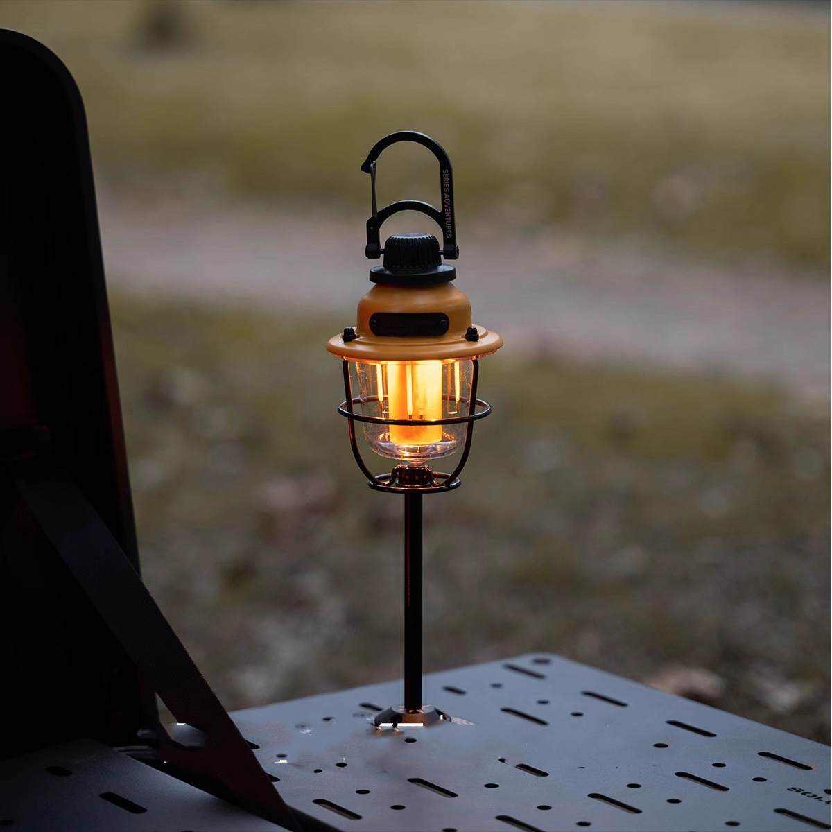Retro-campinglampe Für Draußen, Wiederaufladbar Und Tragbar, Handlampe Für Picknick Und Camping, Stimmungsbeleuchtung, Künstlerische Hängelampe, Laterne.