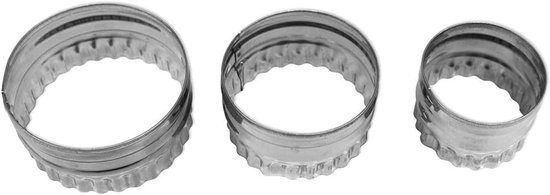 Ein Set Aus 3 Runden, Gerippten Ausstechformen Aus Edelstahl Mit Einem Durchmesser Von 5 Cm Bis 7,6 Cm.