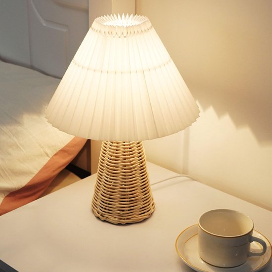 Niedliche Kleine Tischlampe, Nachttisch Aus Rattan, Moderne Nachttischlampe, Geeignet Für Schlafzimmer, Wohnung Und Büro.